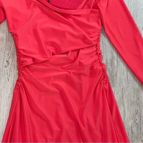 NWT! Aritzia Babaton Title Dress in Cherry Red Off-the-Shoulder Midi Size S - Picture 7 of 8